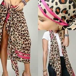 Ruggine Leopard Print Sarong Scarf Wrap Beach Coverup Shawl - Fuchsia